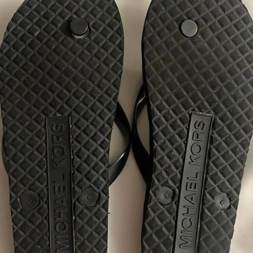 Womens Michael Kors Womens Black White Striped Flip Flops SandalsRubber size 8